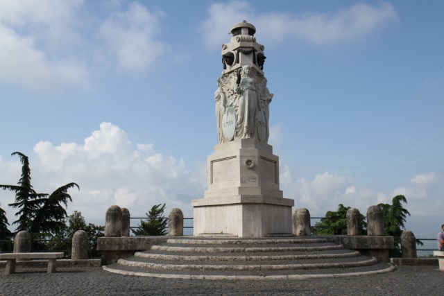 Piazza Cavour, Parco della Rimembranza Monumento ai Caduti